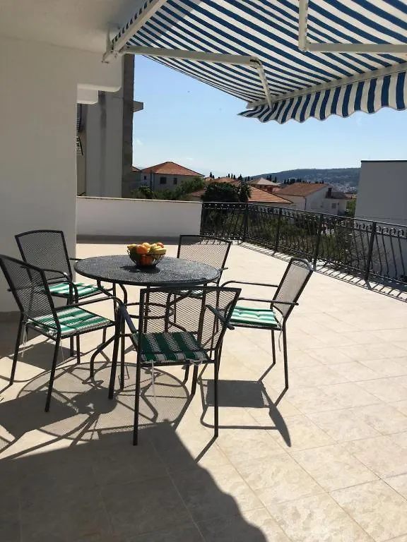 Luxury Apartment Cairos